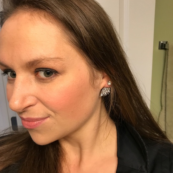 NEW!๐๐ANGEL WING BLING CZ EARRING๐๐SILVER TONE - Picture 5 of 8